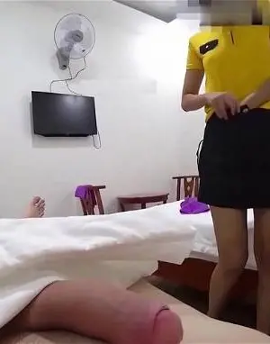 Phim sex Việt sục cu trước mặt em nhân viên dọn phòng và cái kết không bao lút cán bướm em