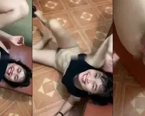 Lần đầu được thử ghế tình yêu sướng quá em ngã từ ghế xuống đất